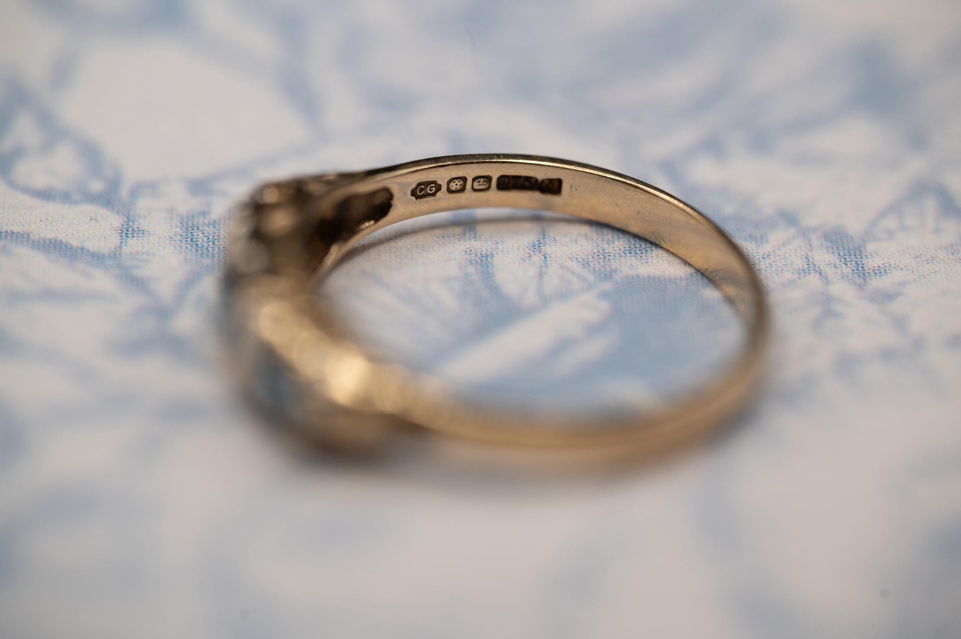 Vintage Half Eternity Blue Topaz & Diamond 9ct Yellow Gold Ring - Stack Ring 9k Size M / 6.5