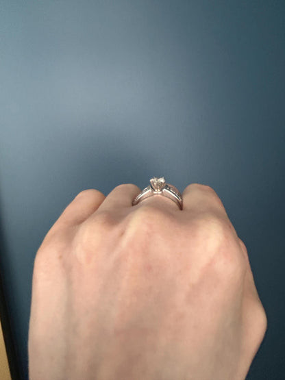 A Superb Vintage 18ct Diamond Engagement Ring Solitaire White Gold, Stunning 0.74 ct Diamond Size UK P, US 8. White Gold Promise Ring 18k