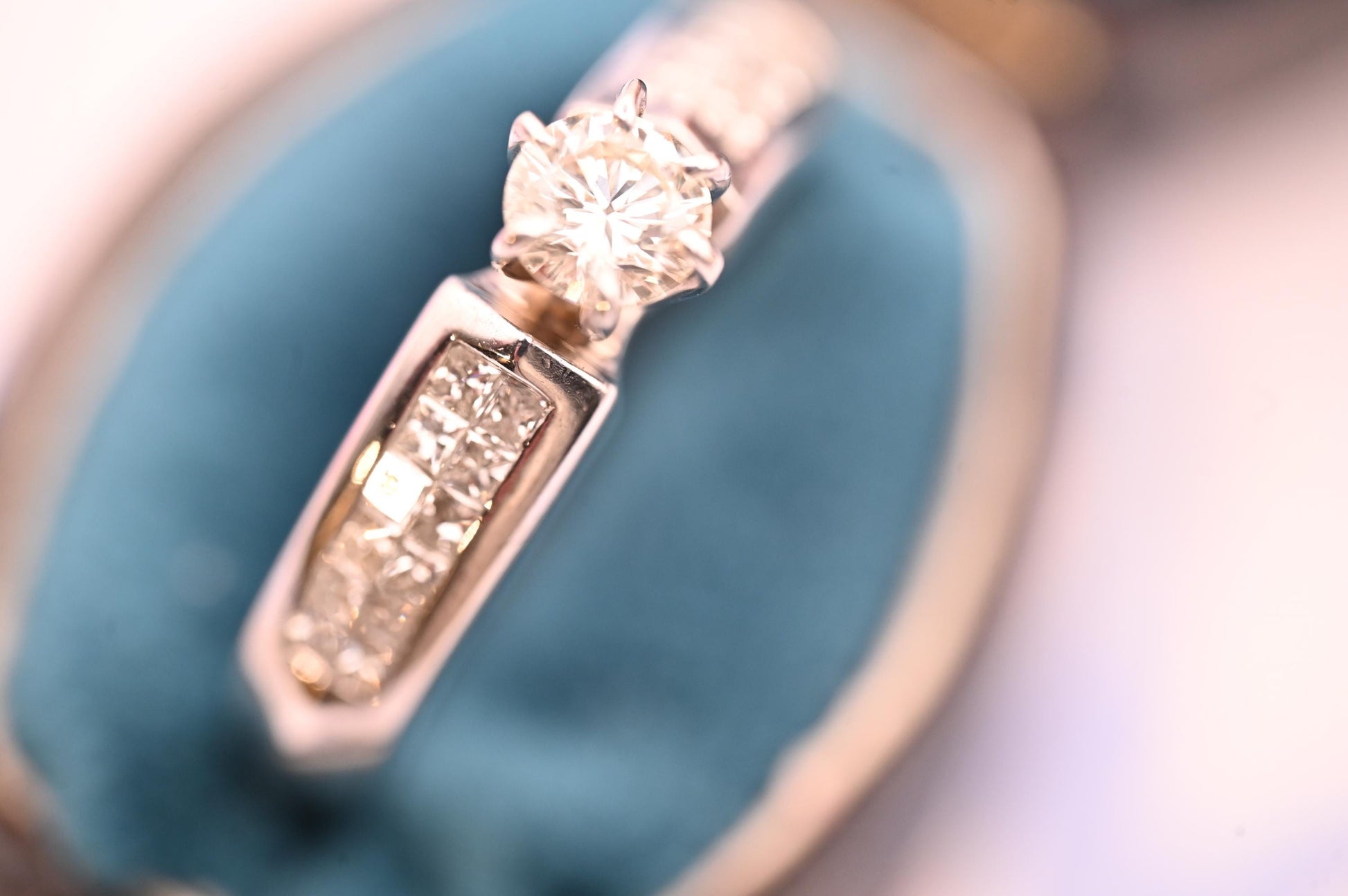 A Superb Vintage 18ct Diamond Engagement Ring Solitaire White Gold, Stunning 0.74 ct Diamond Size UK P, US 8. White Gold Promise Ring 18k