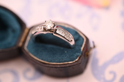 A Superb Vintage 18ct Diamond Engagement Ring Solitaire White Gold, Stunning 0.74 ct Diamond Size UK P, US 8. White Gold Promise Ring 18k