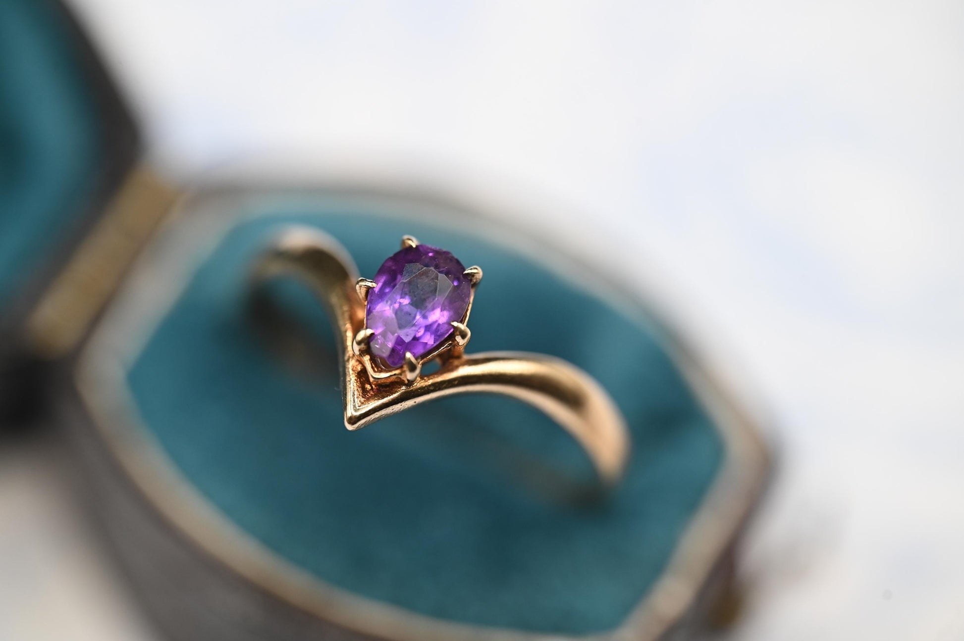 Beautiful Vintage 9ct Gold Amethyst Stack Ring Size N/ US 7 / Unusual Jewelry