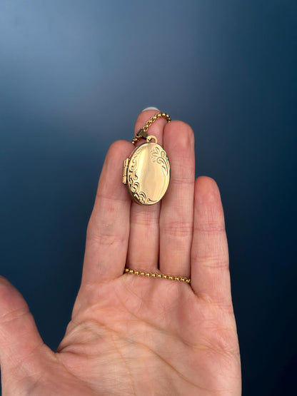Pretty Vintage 9ct Gold Medium Locket | 3-4 Photo Jewelry, Unusual 1980's Locket Pendant 9k