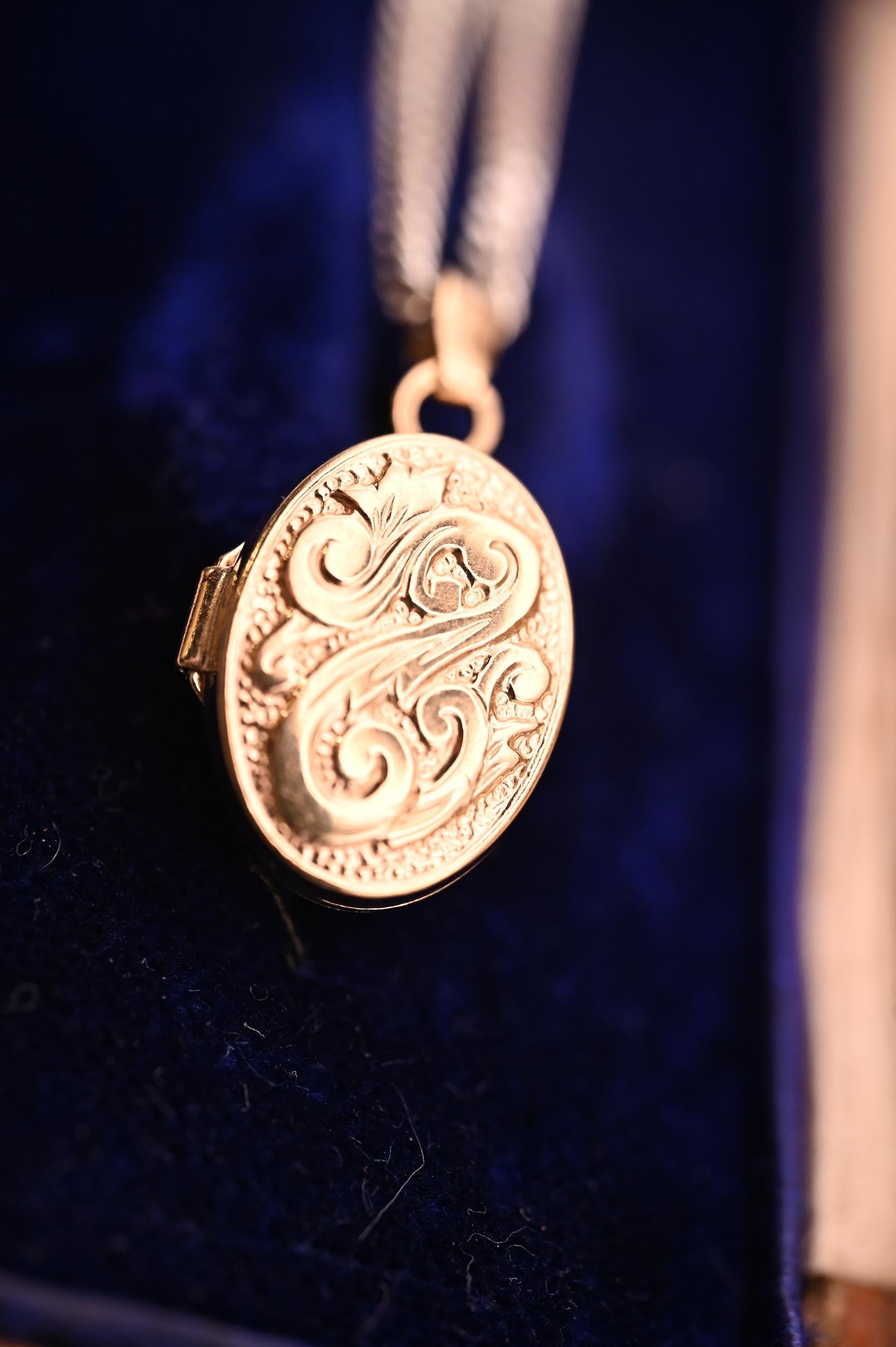 Vintage Mini Photo Locket 9ct Gold, Tiny Locket Oval Charm 9k