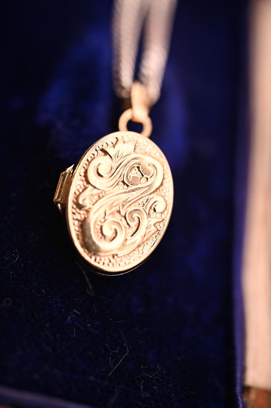 Vintage Mini Photo Locket 9ct Gold, Tiny Locket Oval Charm 9k