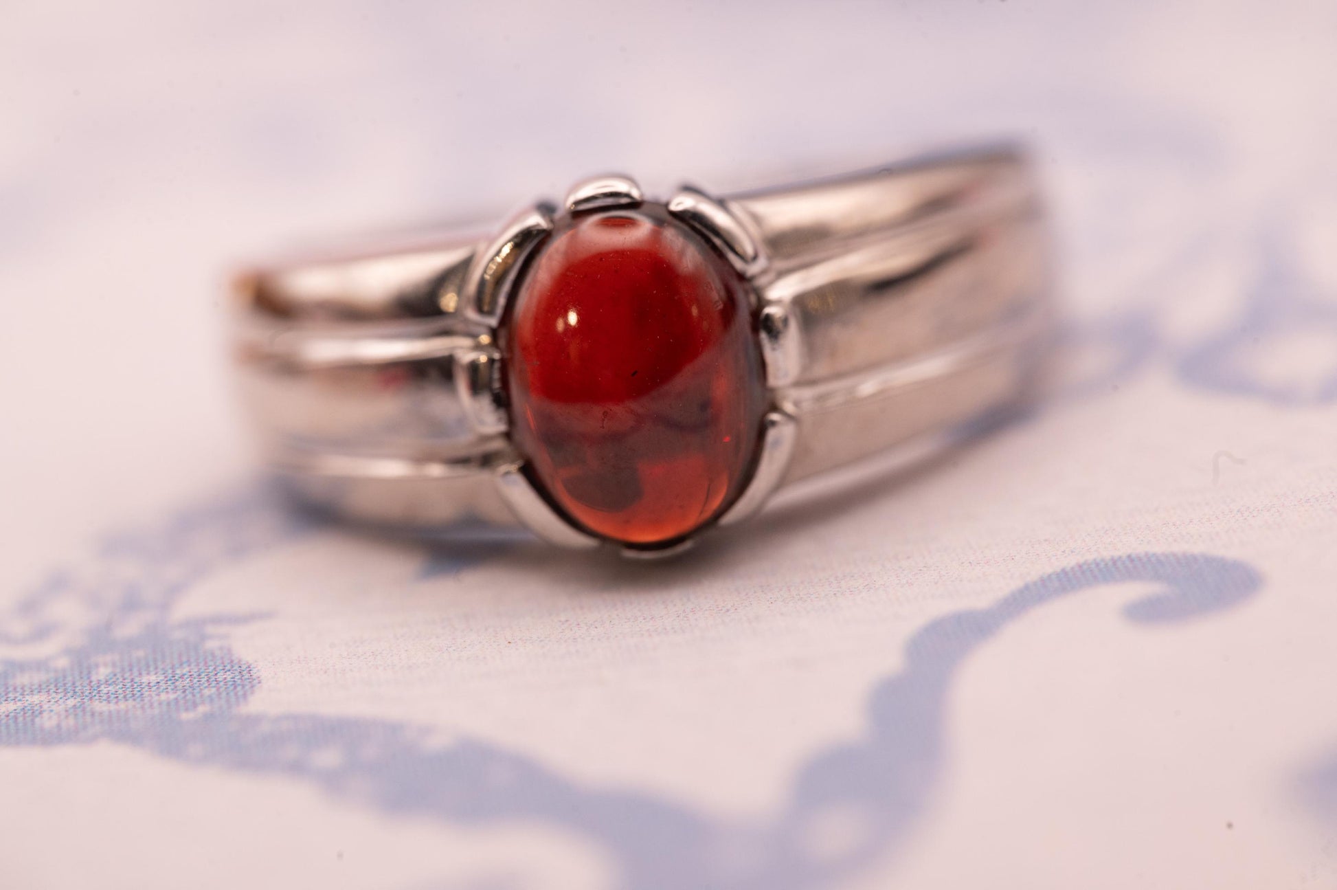 Vintage Men’s 9ct White Gold Garnet Ring | Cabochon Garnet Signet | January Birthstone Jewellery Men’s 9k Gold Jewelry