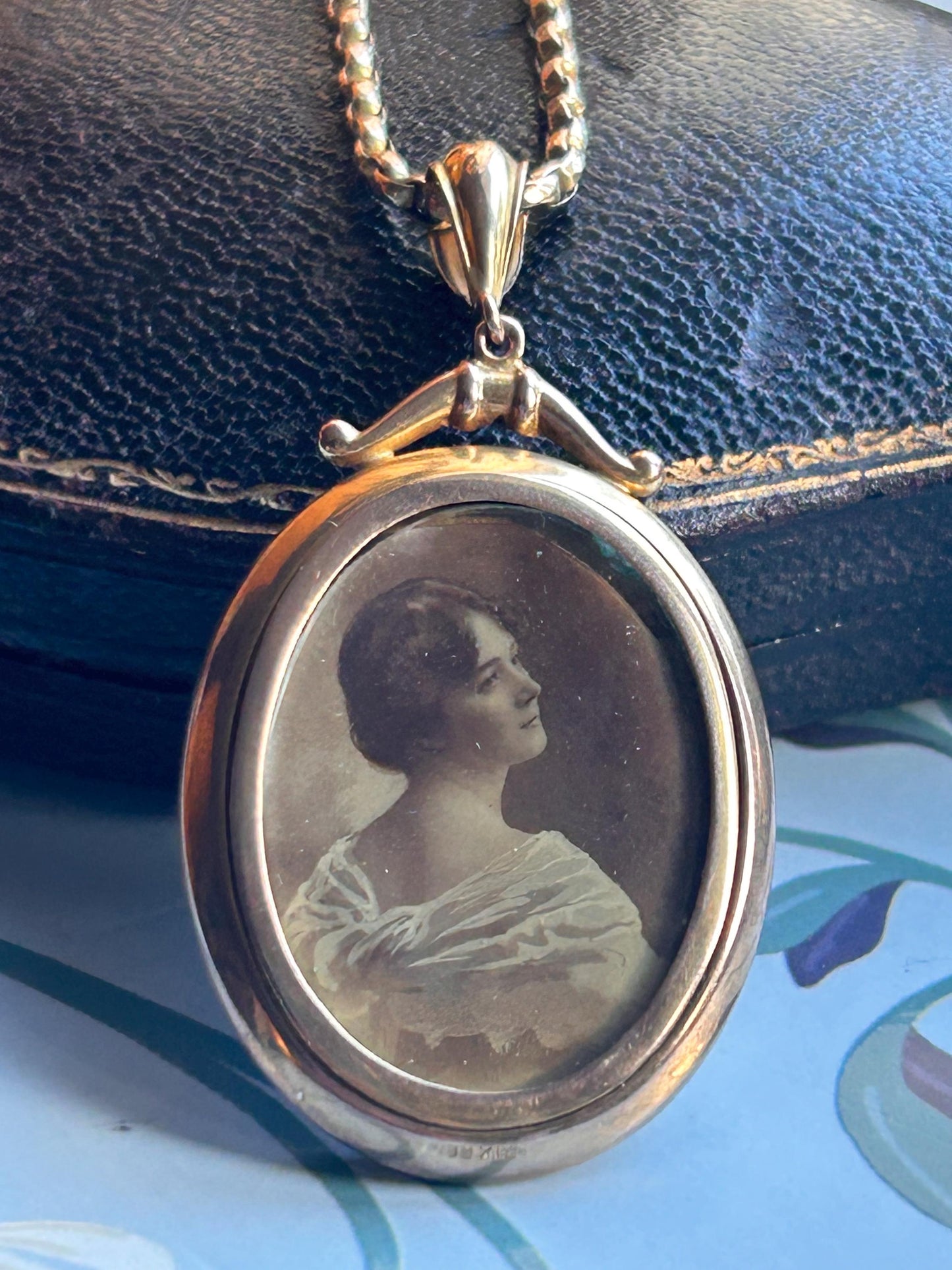 Victorian 9ct Gold Double Sided Locket with Chain and Original Photographs