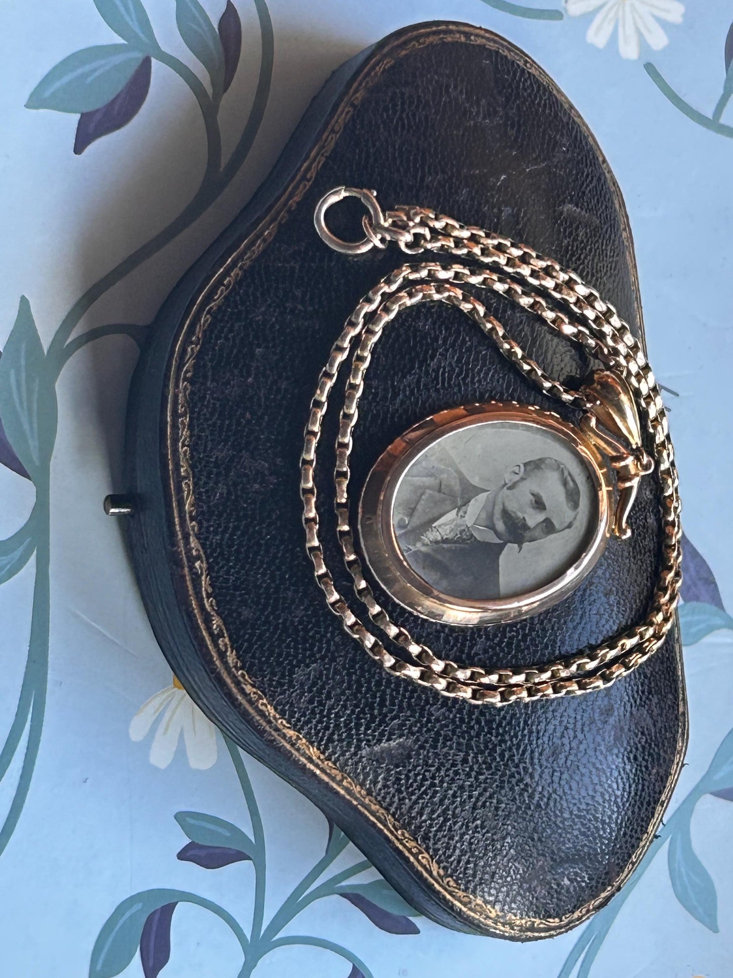 Victorian 9ct Gold Double Sided Locket with Chain and Original Photographs