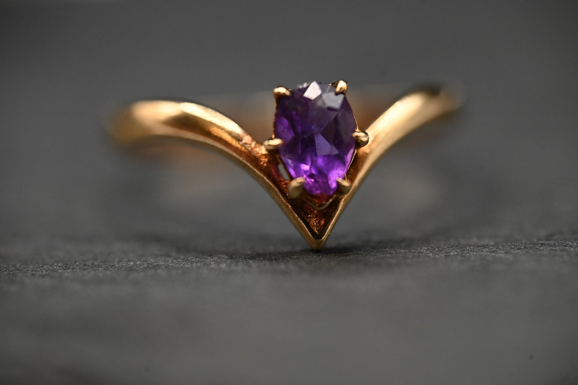 Beautiful Vintage 9ct Gold Amethyst Stack Ring Size N/ US 7 / Unusual Jewelry