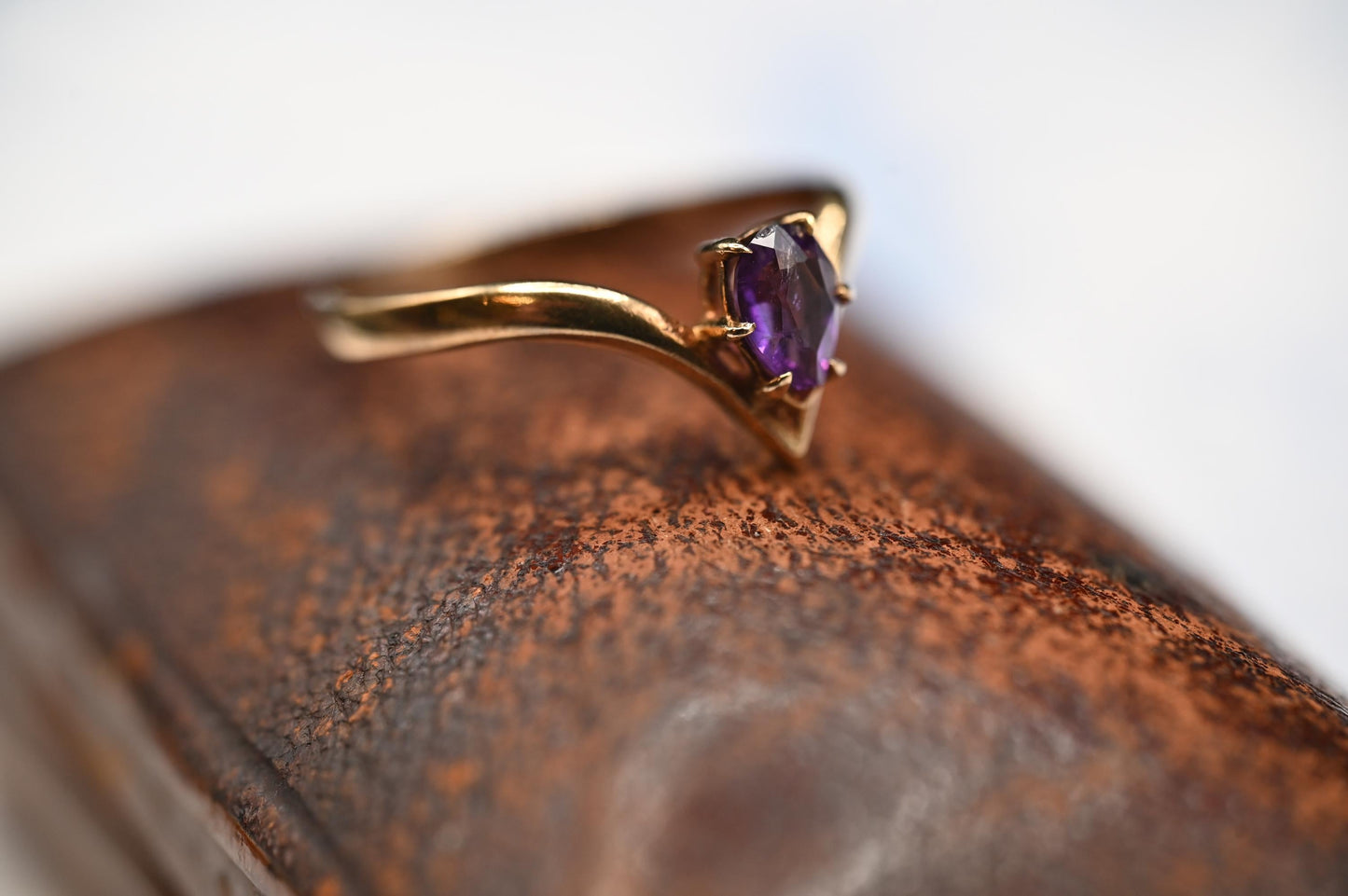 Beautiful Vintage 9ct Gold Amethyst Stack Ring Size N/ US 7 / Unusual Jewelry