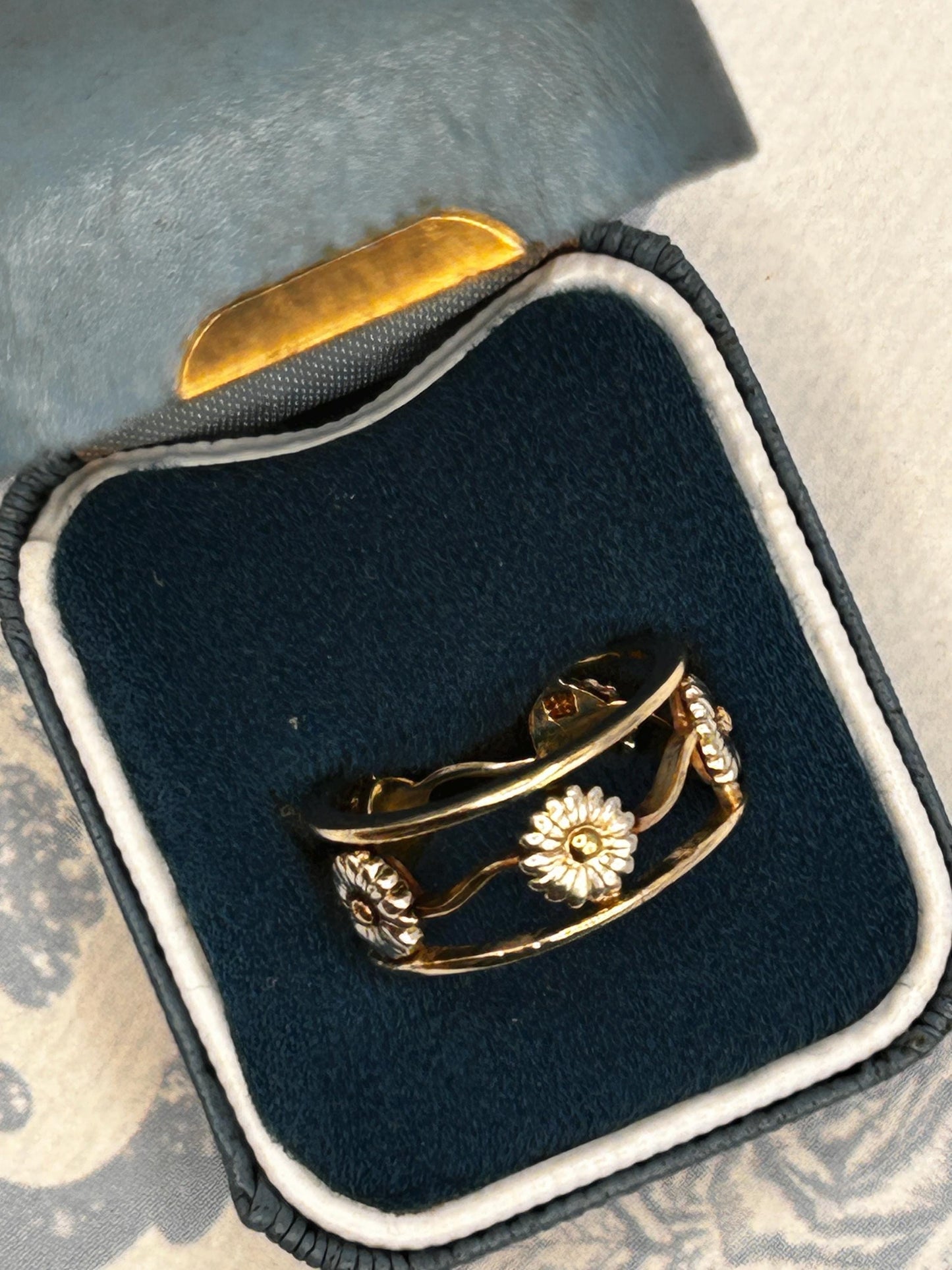 Vintage Clogau 9ct Yellow & White Gold Statement Daisy Ring