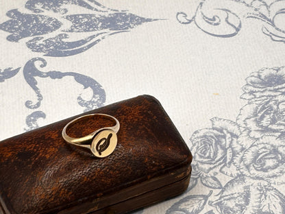 Vintage 14ct Solid Gold 'S' Initial Signet Ring - Dainty Signet Jewellery Size M / 6.5