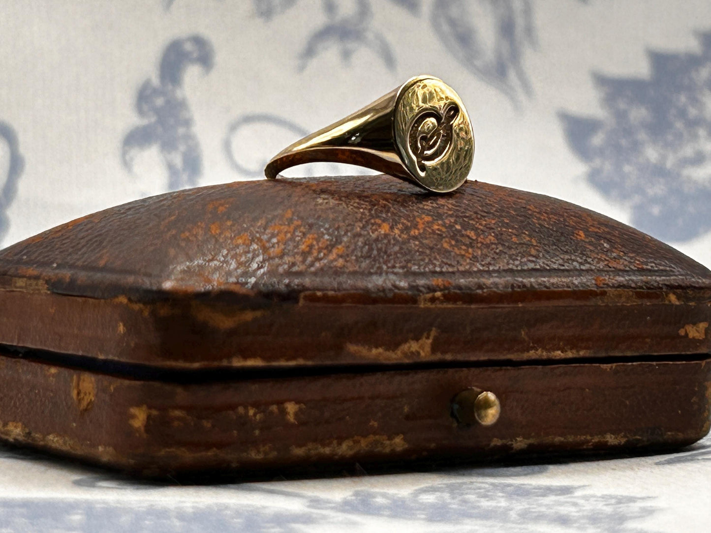 Vintage 14ct Solid Gold 'S' Initial Signet Ring - Dainty Signet Jewellery Size M / 6.5
