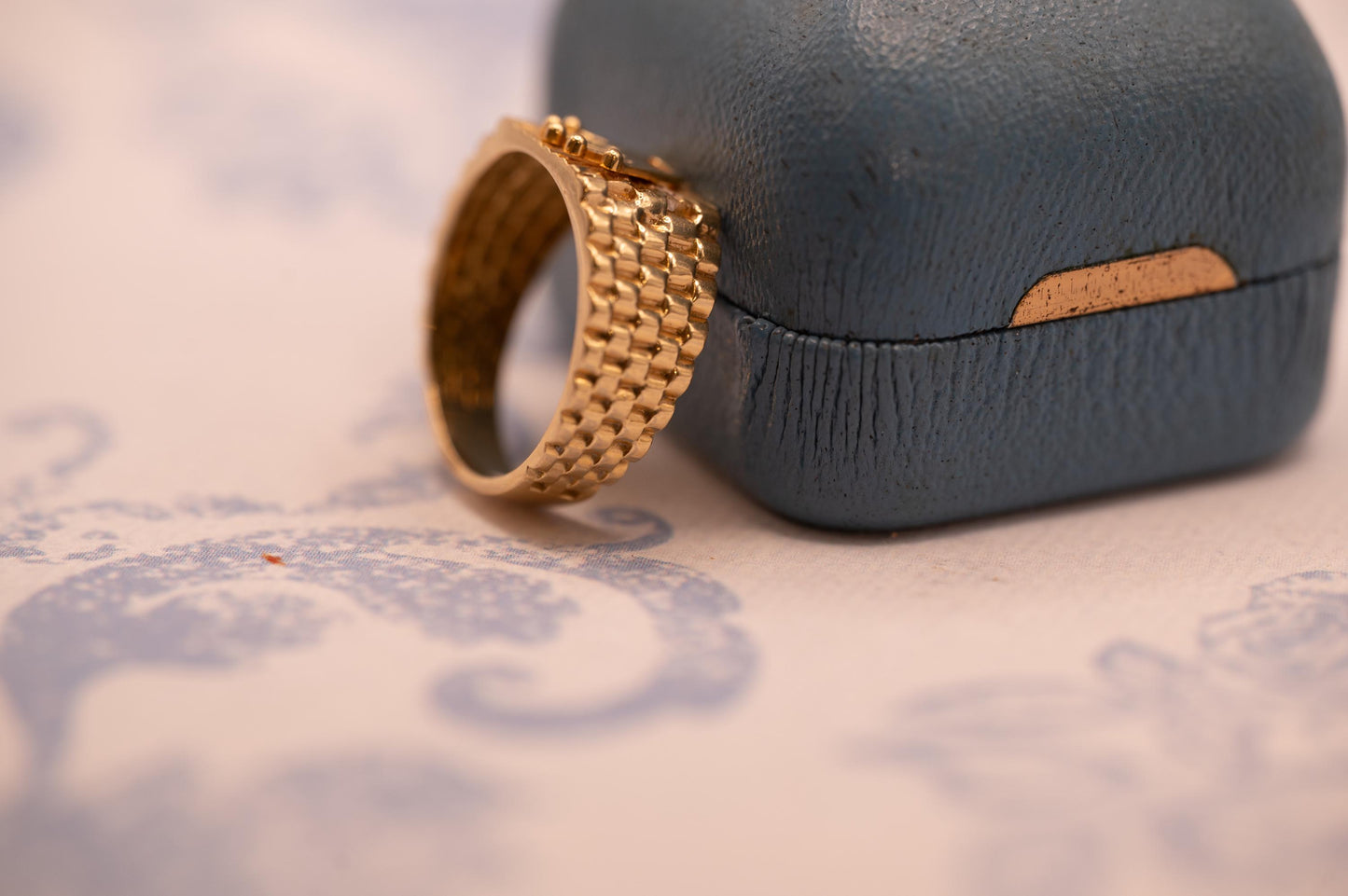 Vintage 18ct Gold Rolex Style Ring Chunky Signet Band - Size UK R /US 9