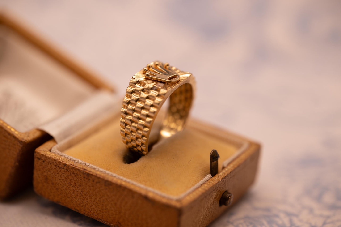 Vintage 18ct Gold Rolex Style Ring Chunky Signet Band - Size UK R /US 9