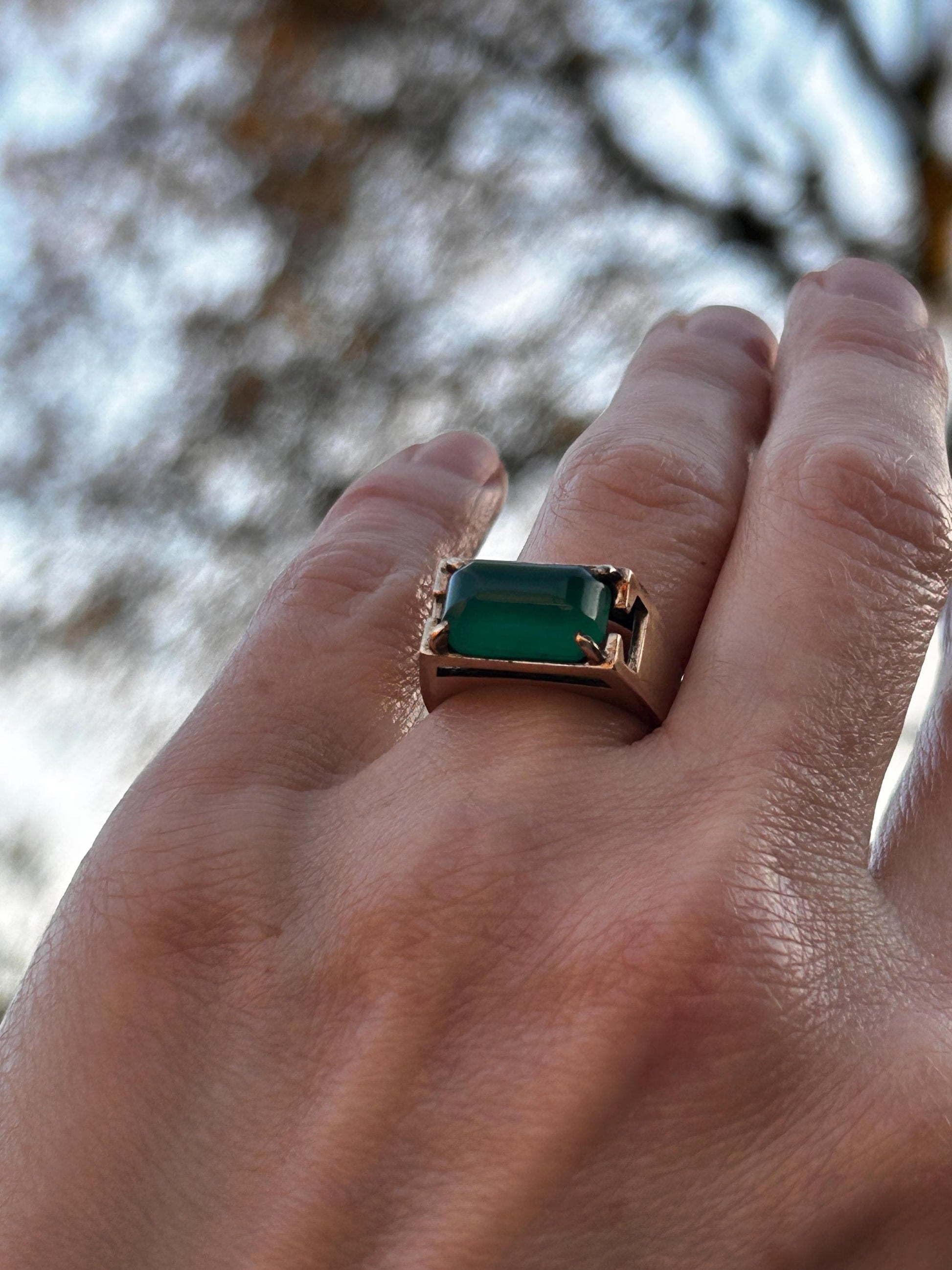 Vintage 1975 9ct Gold Chrysoprase Ring | Rectangular Signet Style 1970s ring