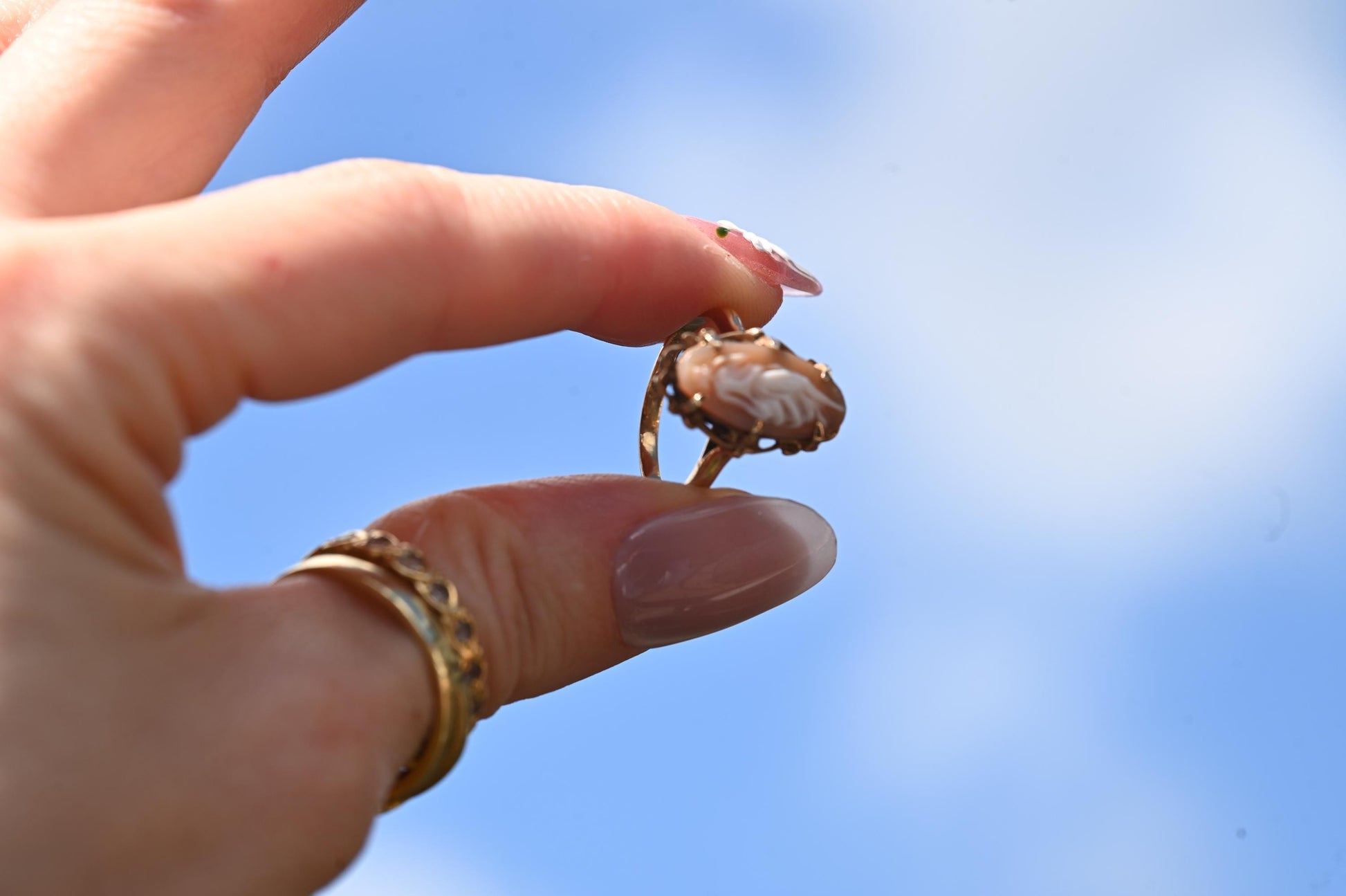 Vintage Unusual 1970's Cameo Oval Ring 9ct Gold / Classical Cameo Jewellery UK Size H / US 4