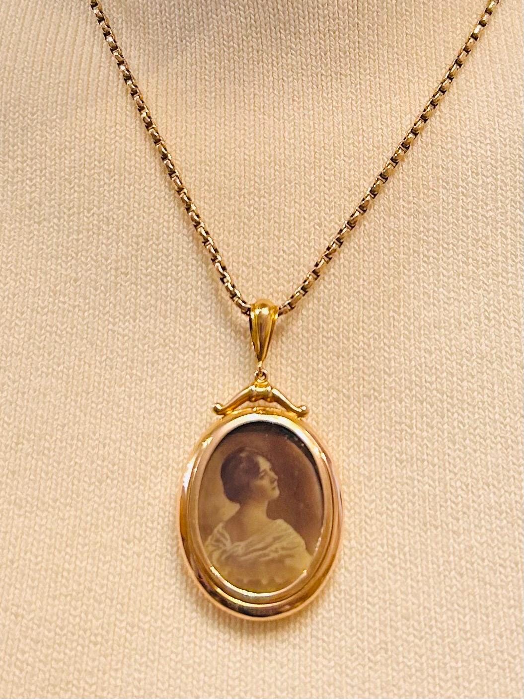 Antique Jewellery - Victorian 9ct Gold Double Sided Locket with Original Photographs