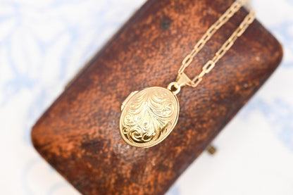 Vintage 18ct Gold Puffy Dome Locket - Unusual Photo Jewellery Locket Keepsake - Heirloom Jewelry