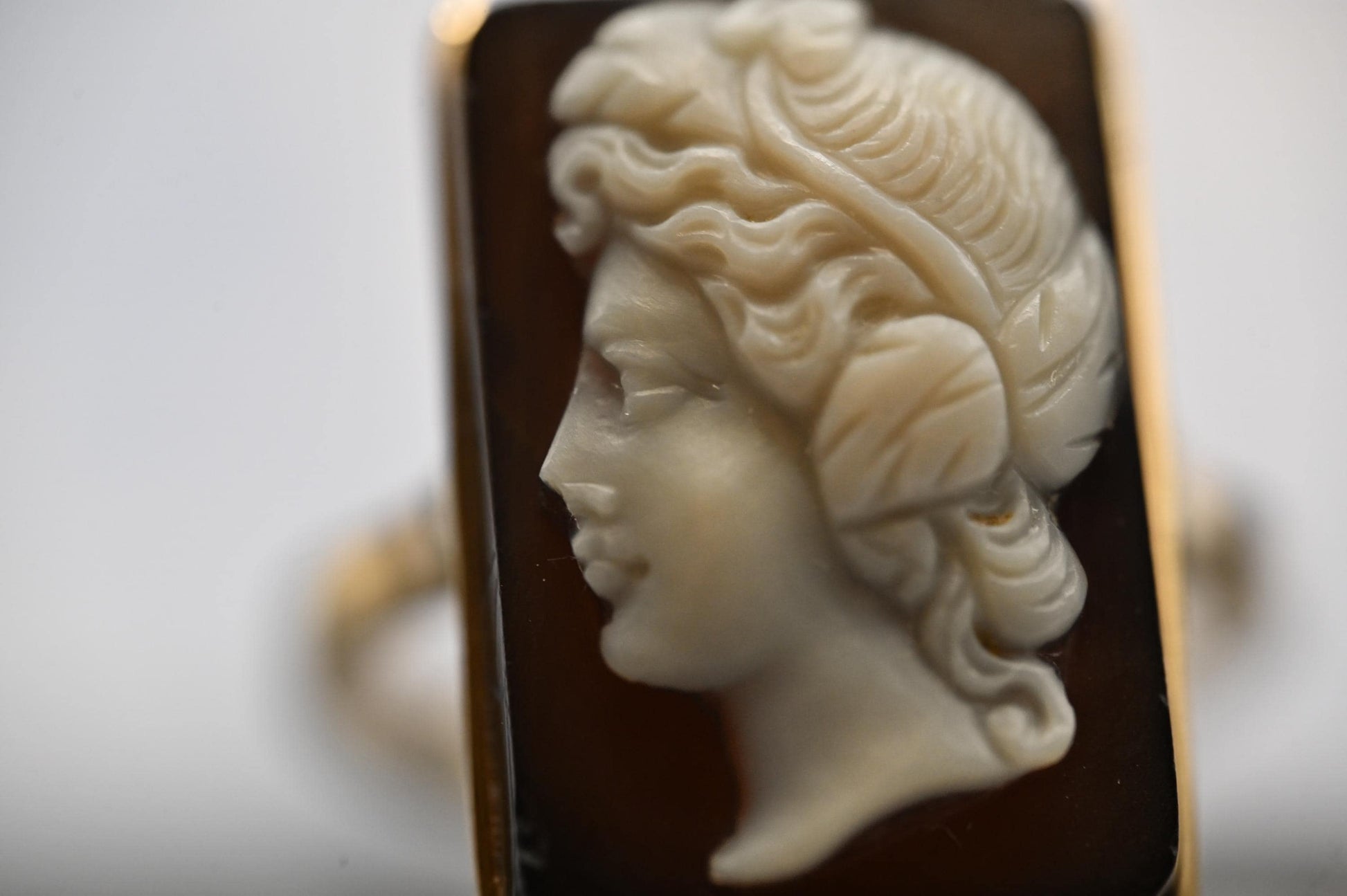 Antique Victorian 18ct Solid Yellow Gold Ring, Hard Stone Cameo Classical Male Figure - Estate Jewelry Size N / 7