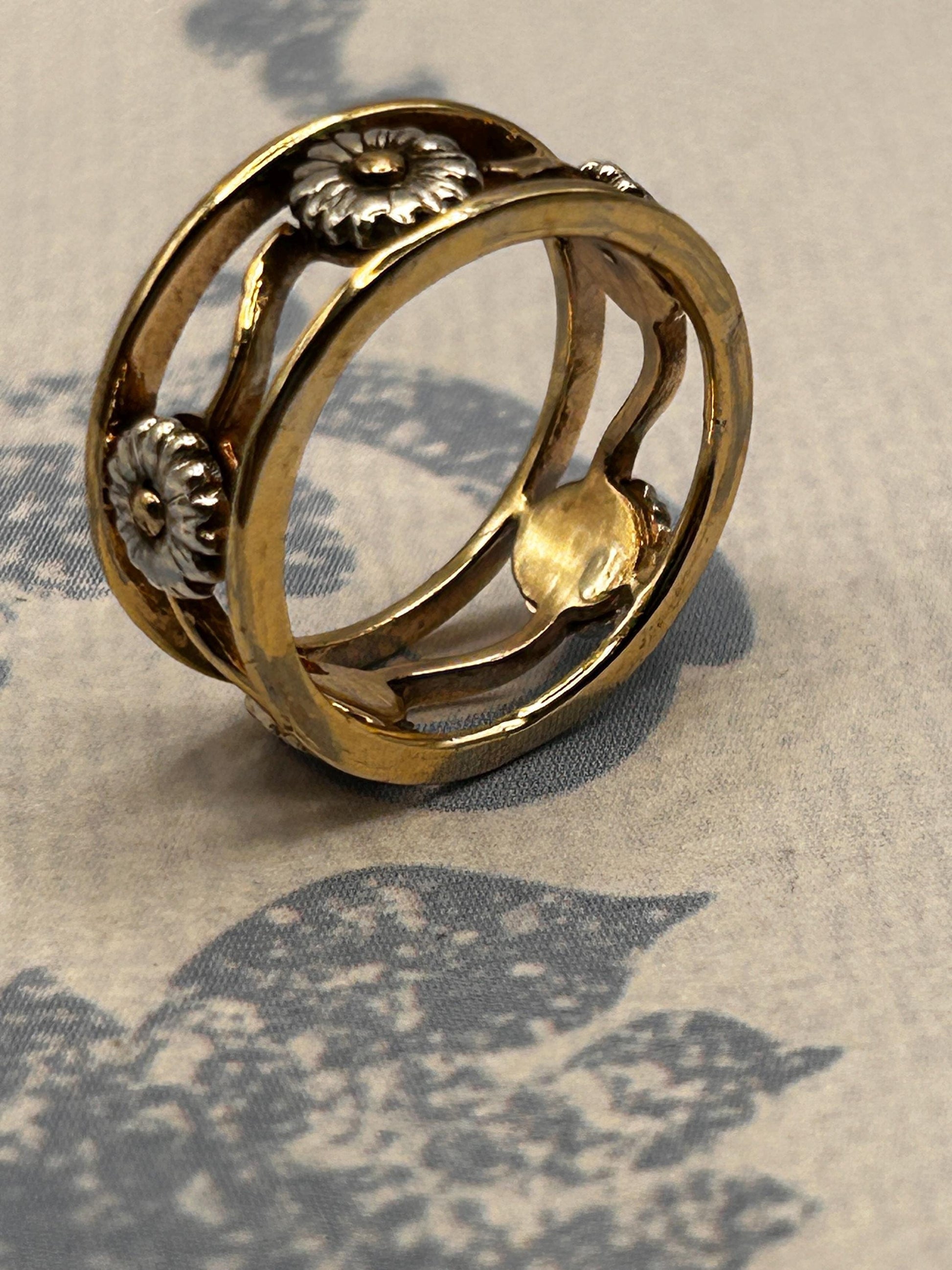 Vintage Clogau 9ct Yellow & White Gold Statement Daisy Ring