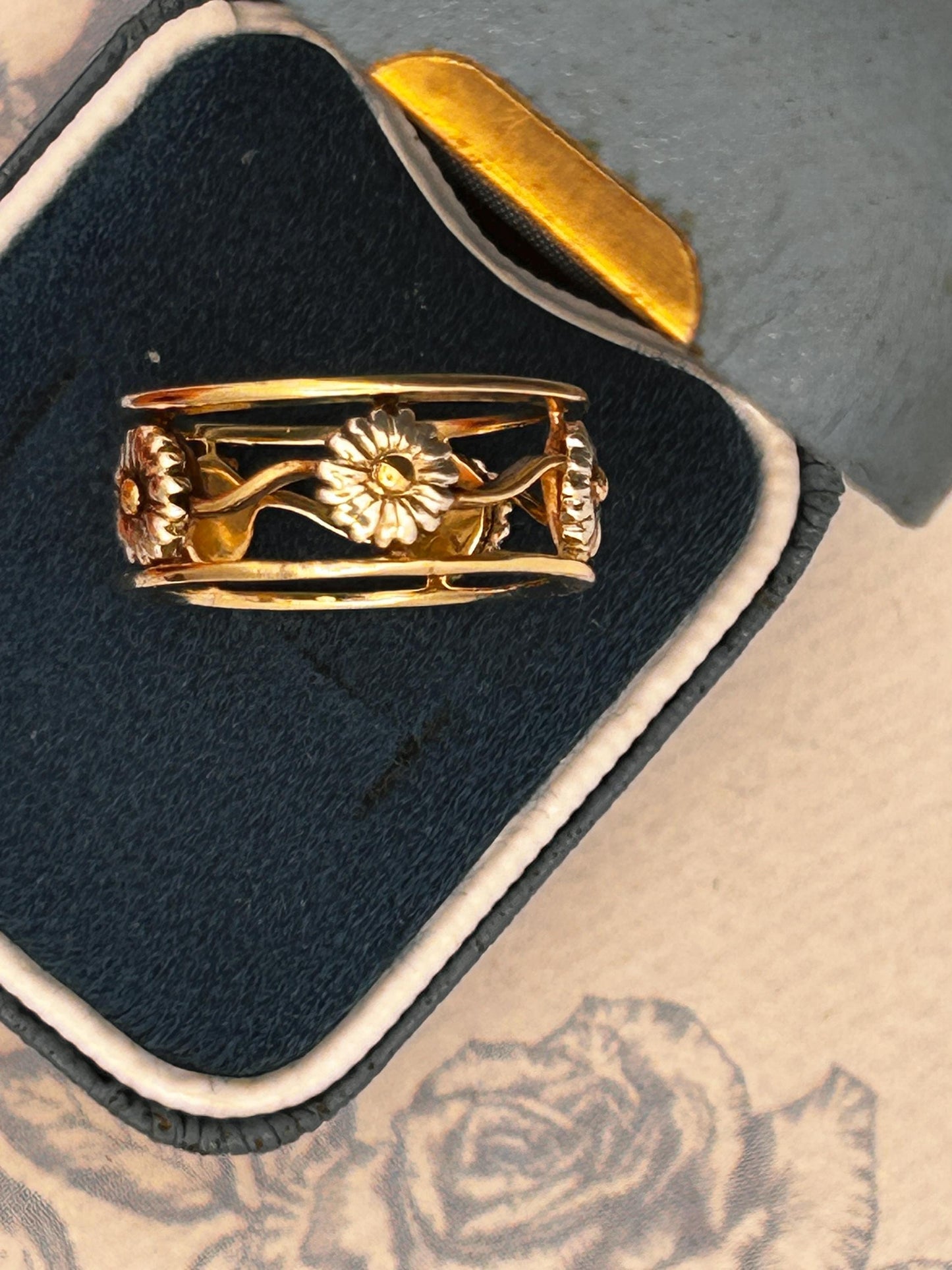 Vintage Clogau 9ct Yellow & White Gold Statement Daisy Ring - Size L / 6