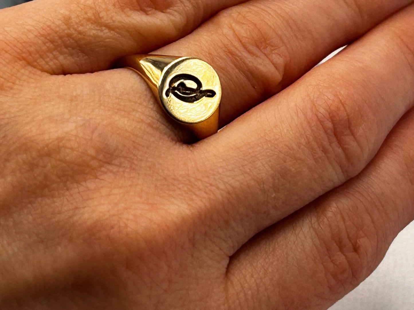 Vintage 14ct Solid Gold 'S' Initial Signet Ring - Dainty Signet Jewellery Size M / 6.5