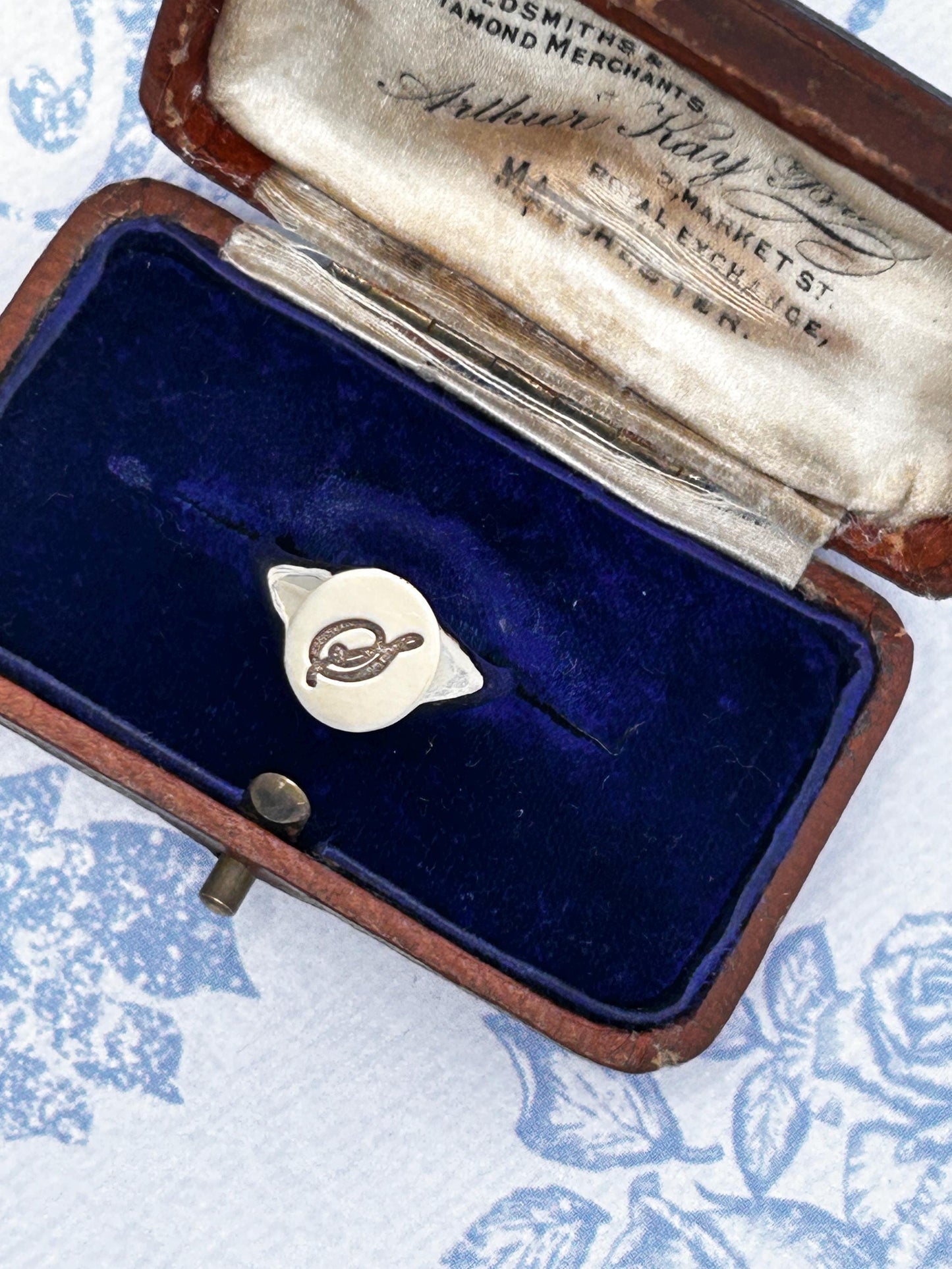 Vintage 14ct Solid Gold 'S' Initial Signet Ring - Dainty Signet Jewellery Size M / 6.5