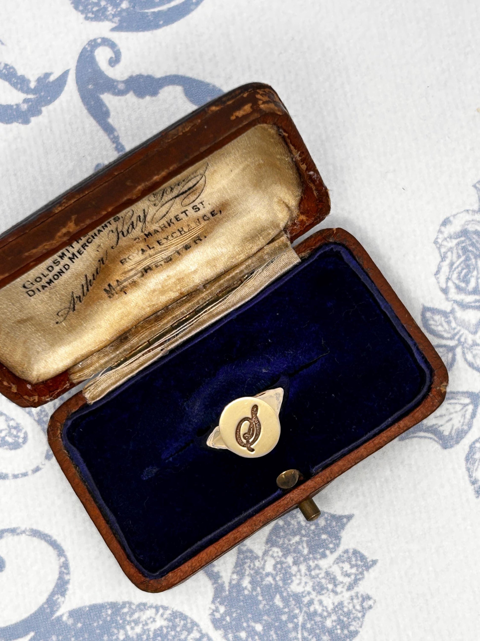 Vintage 14ct Solid Gold 'S' Initial Signet Ring - Dainty Signet Jewellery Size M / 6.5