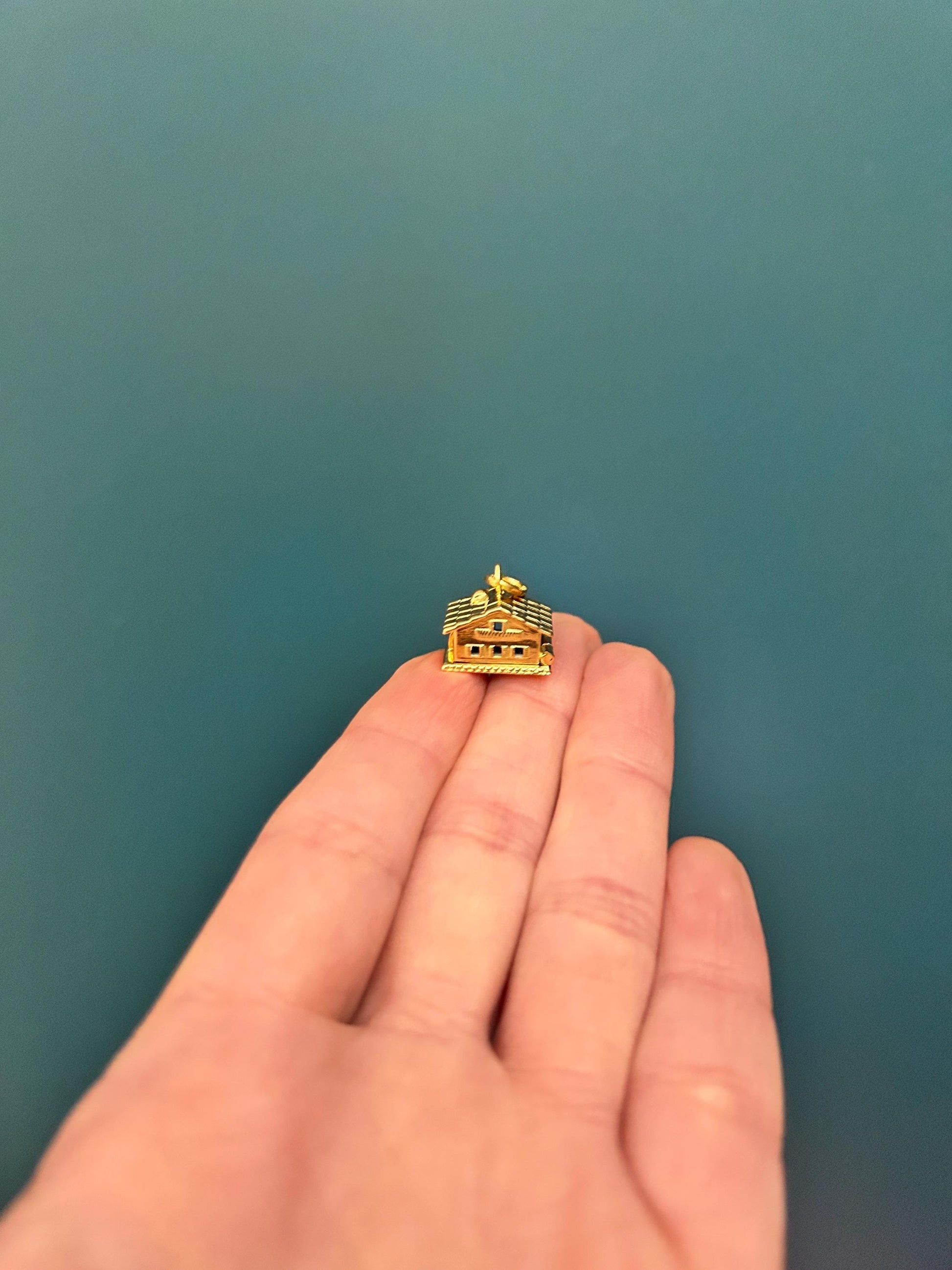 Vintage 18ct 'Home is where the heart is' Charm/ Pendant -collectors jewelry/heirloom - Unusual enamel