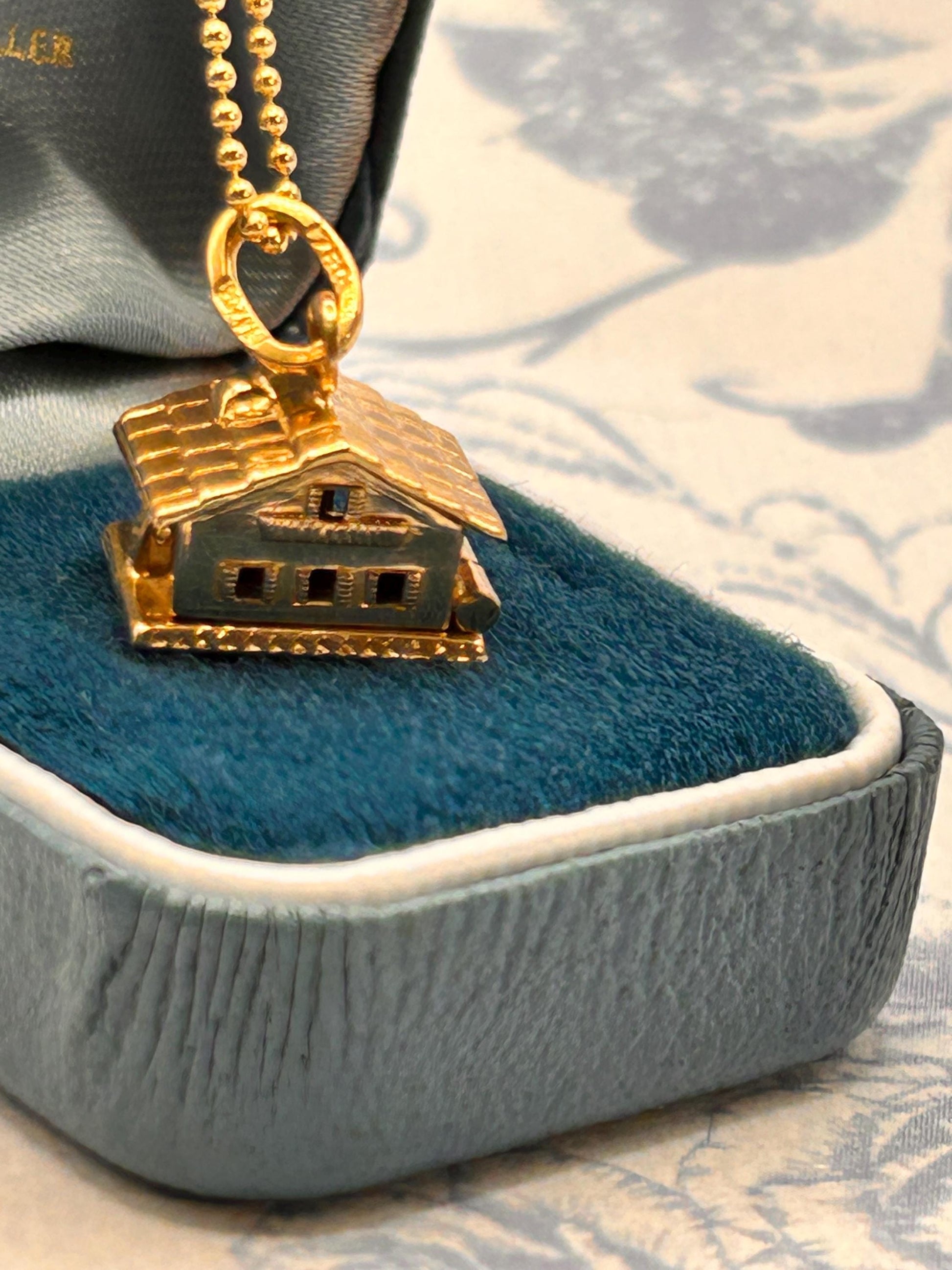 Vintage 18ct 'Home is where the heart is' Charm/ Pendant -collectors jewelry/heirloom - Unusual enamel