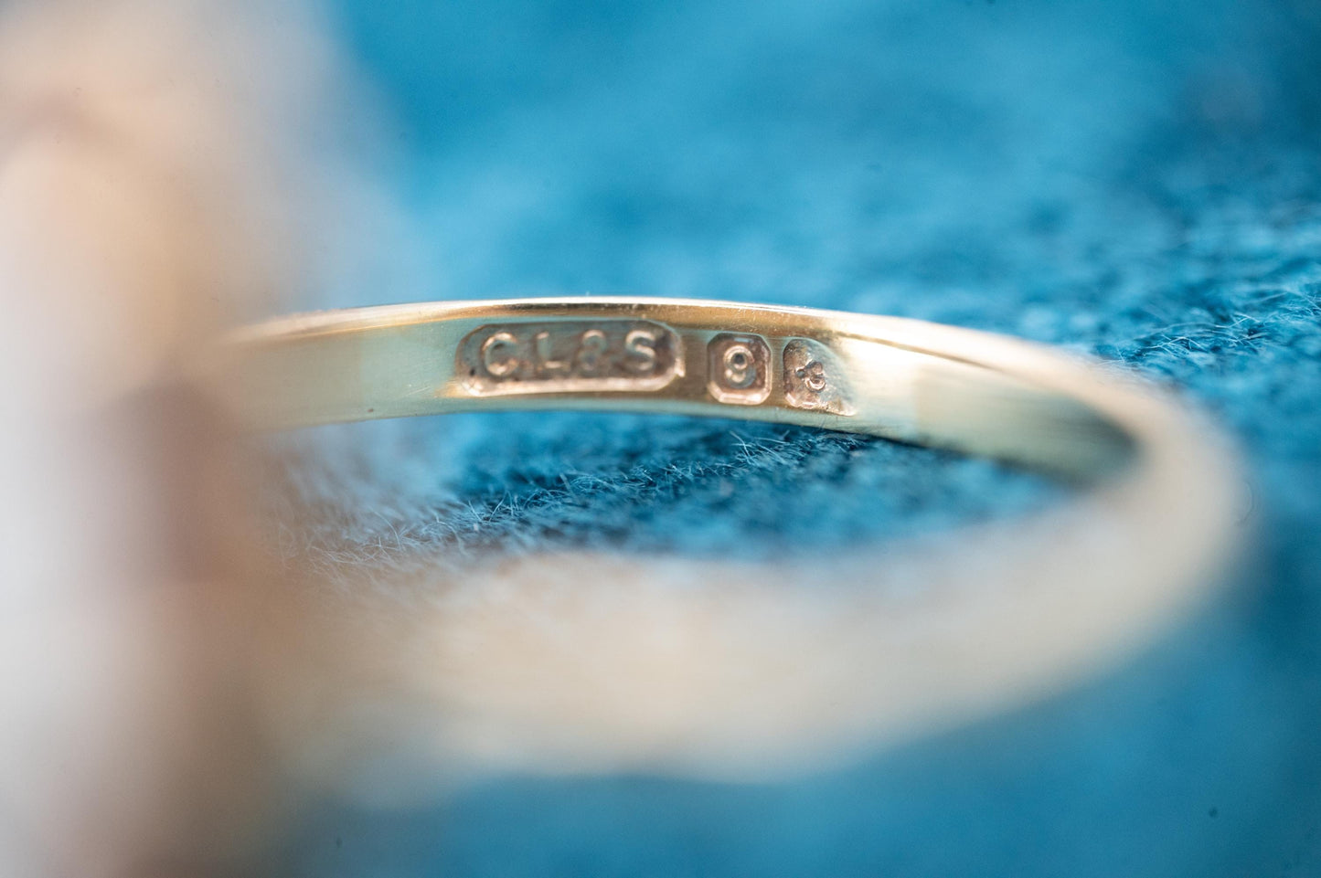 Vintage Unusual 1970's Cameo Oval Ring 9ct Gold / Classical Cameo Jewellery UK Size H / US 4