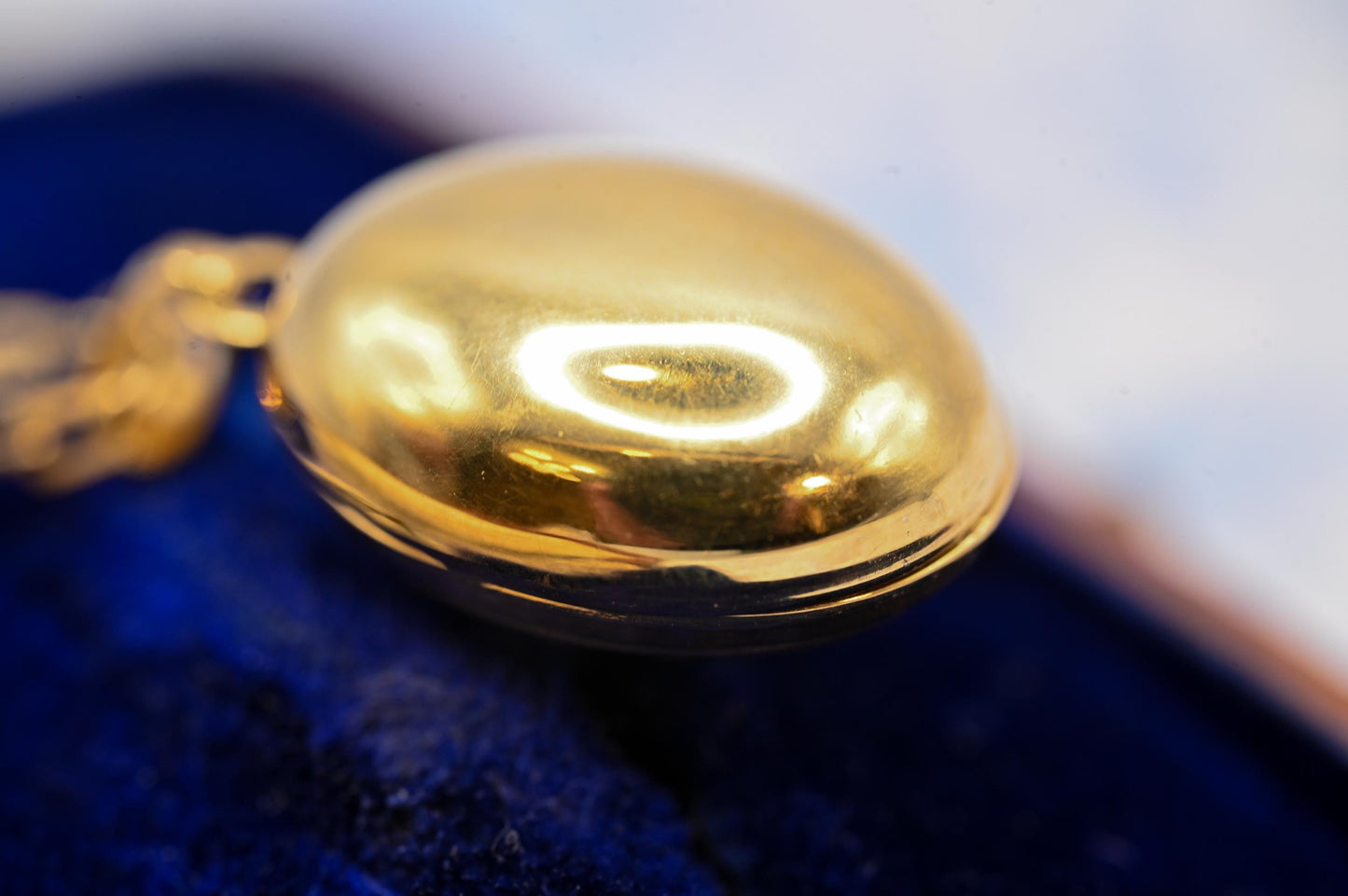 Vintage 18ct Gold Puffy Dome Locket - Unusual Photo Jewellery Locket Keepsake - Heirloom Jewelry