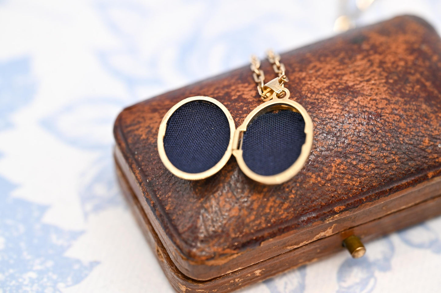 Vintage 18ct Gold Puffy Dome Locket - Unusual Photo Jewellery Locket Keepsake - Heirloom Jewelry