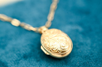 Vintage 18ct Gold Puffy Dome Locket - Unusual Photo Jewellery Locket Keepsake - Heirloom Jewelry