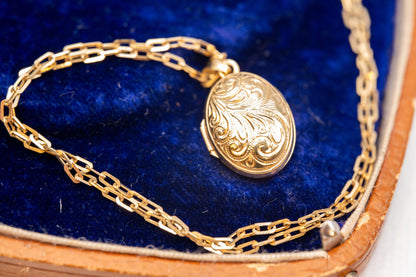 Vintage 18ct Gold Puffy Dome Locket - Unusual Photo Jewellery Locket Keepsake - Heirloom Jewelry
