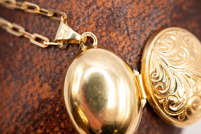 Vintage 18ct Gold Puffy Dome Locket - Unusual Photo Jewellery Locket Keepsake - Heirloom Jewelry