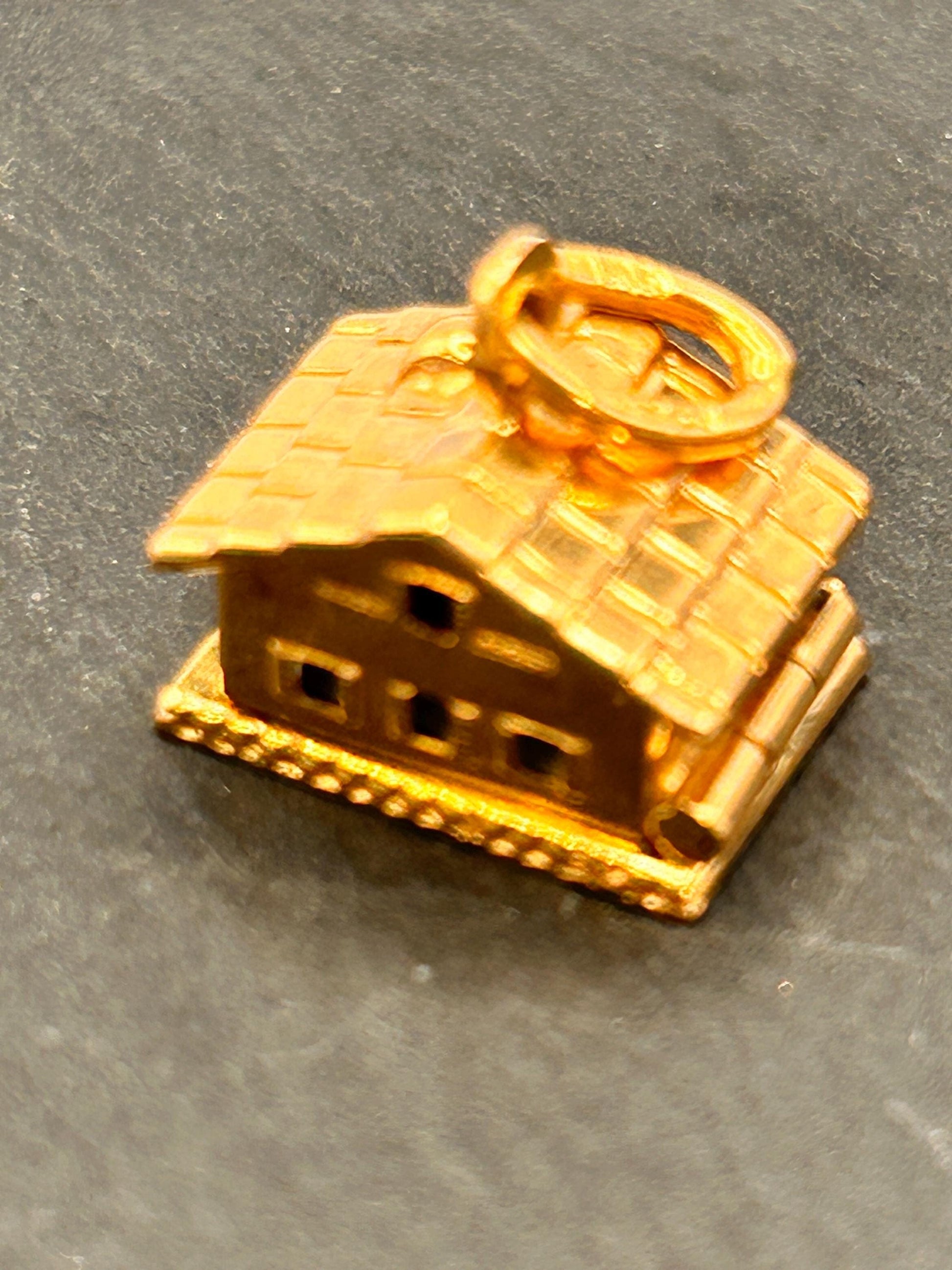 Vintage 18ct 'Home is where the heart is' Charm/ Pendant -collectors jewelry/heirloom - Unusual enamel