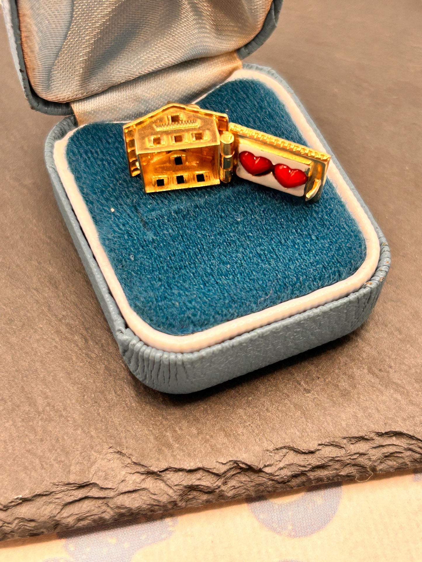 Vintage 18ct 'Home is where the heart is' Charm/ Pendant -collectors jewelry/heirloom - Unusual enamel