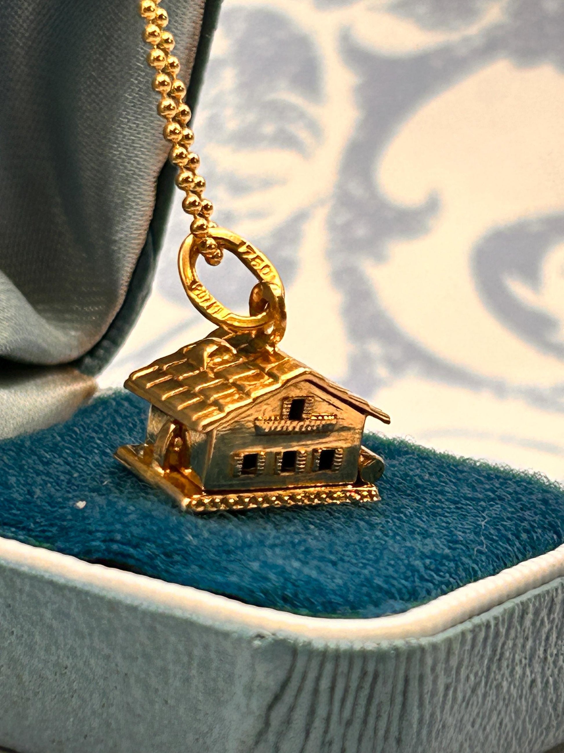 Vintage 18ct 'Home is where the heart is' Charm/ Pendant -collectors jewelry/heirloom - Unusual enamel