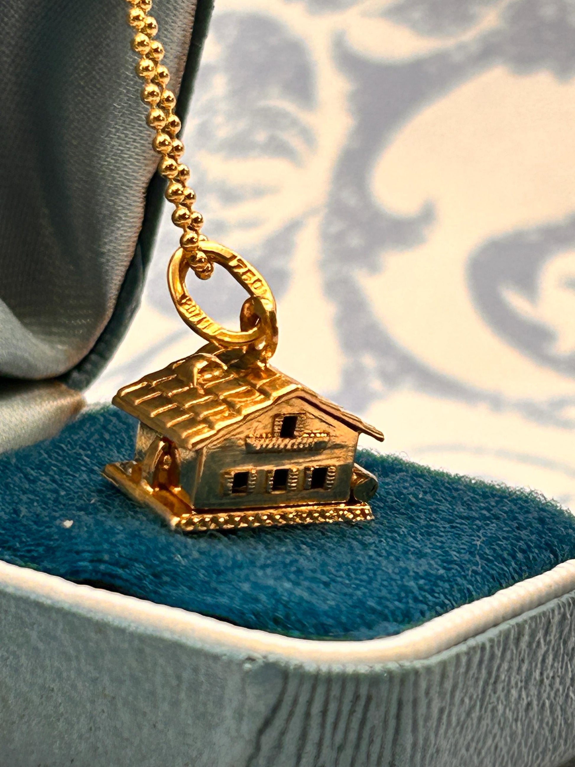 Vintage 18ct 'Home is where the heart is' Charm/ Pendant -collectors jewelry/heirloom - Unusual enamel