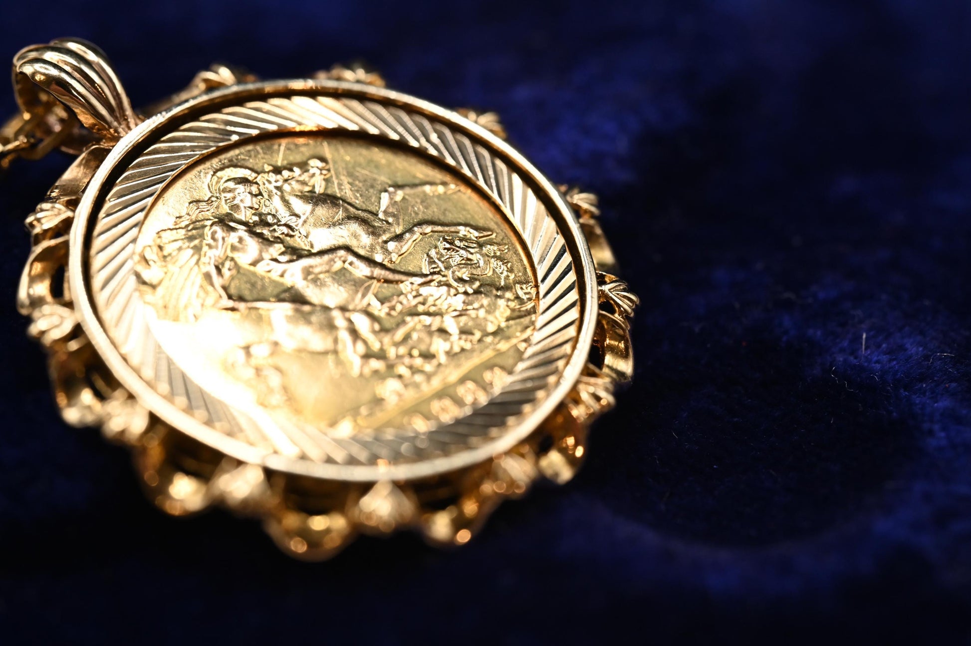 Vintage 1982 English Half Sovereign Coin Pendant with Chain 9ct Gold English Jewellery Heirloom