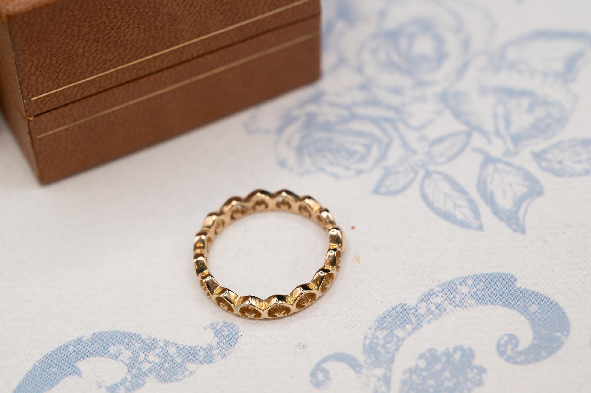 Vintage Clogau 9ct Gold Open Heart Stacking Ring Size P / 8 Pretty Dainty Band