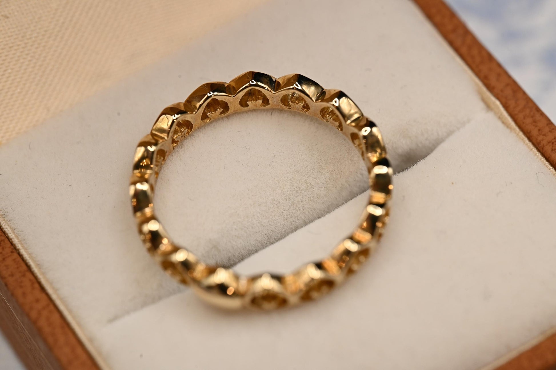 Vintage Clogau 9ct Gold Open Heart Stacking Ring Size P / 8 Pretty Dainty Band