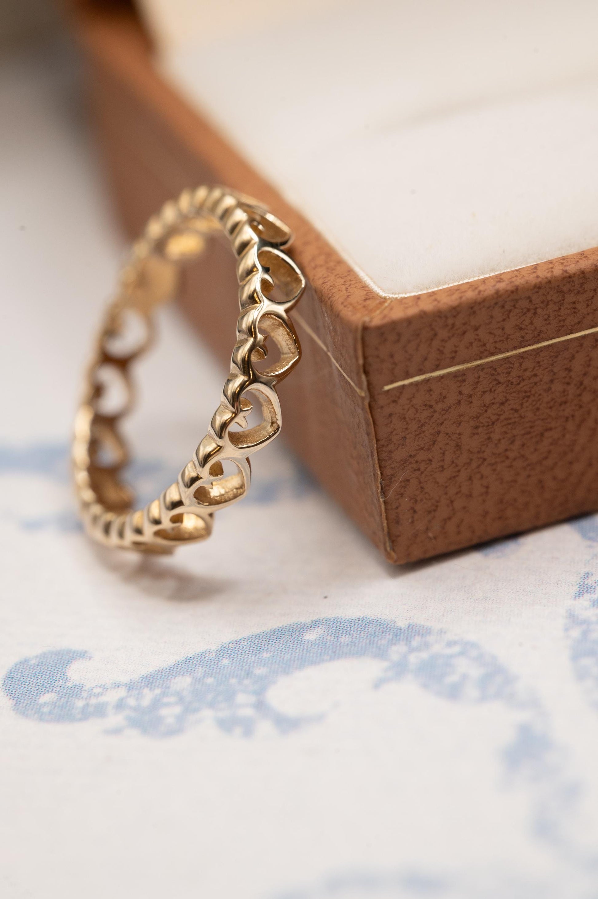 Vintage Clogau 9ct Gold Open Heart Stacking Ring Size P / 8 Pretty Dainty Band