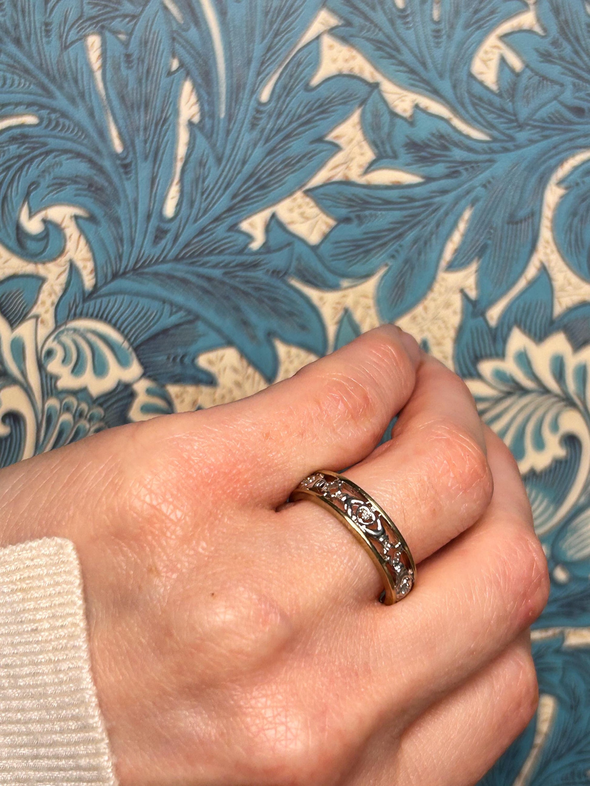 Vintage 9ct Cladagh Heart Ring yellow and white gold Diamond 9ct Gold with inscription. Ring Size N / US 7