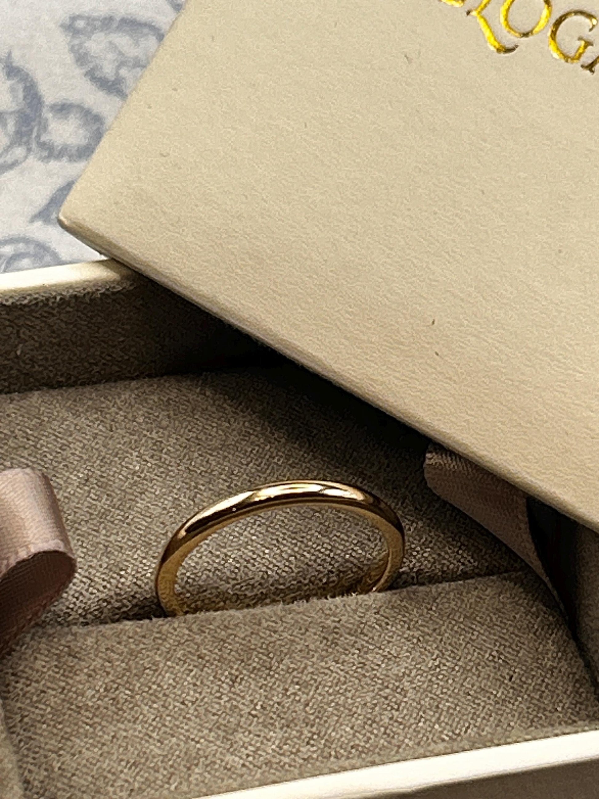 Clogau Cariad 9ct Gold Comfort Fit Wedding Band 2.3mm Slim D shape UK N US 7