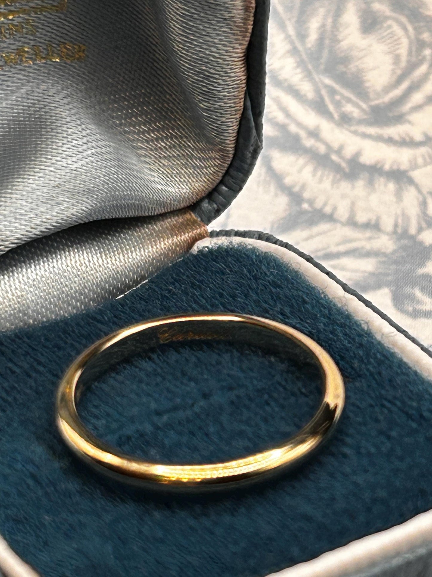 Clogau Cariad 9ct Gold Comfort Fit Wedding Band 2.3mm Slim D shape UK N US 7