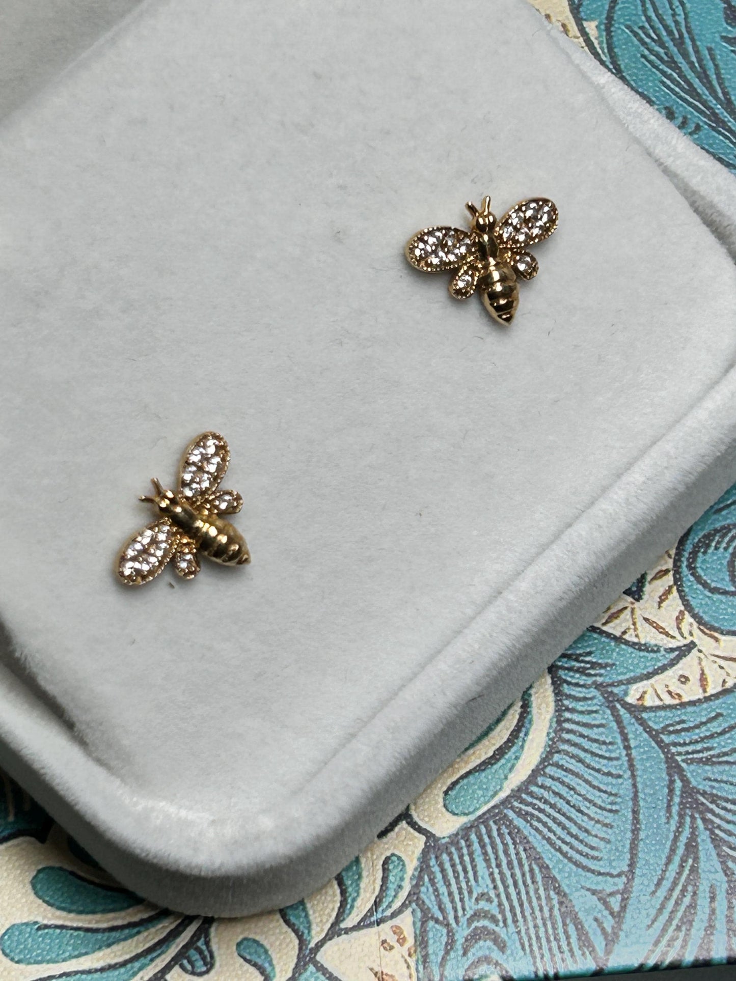 Vintage 18ct Gold Earrings Bee Studs White Stones - Insect Jewellery