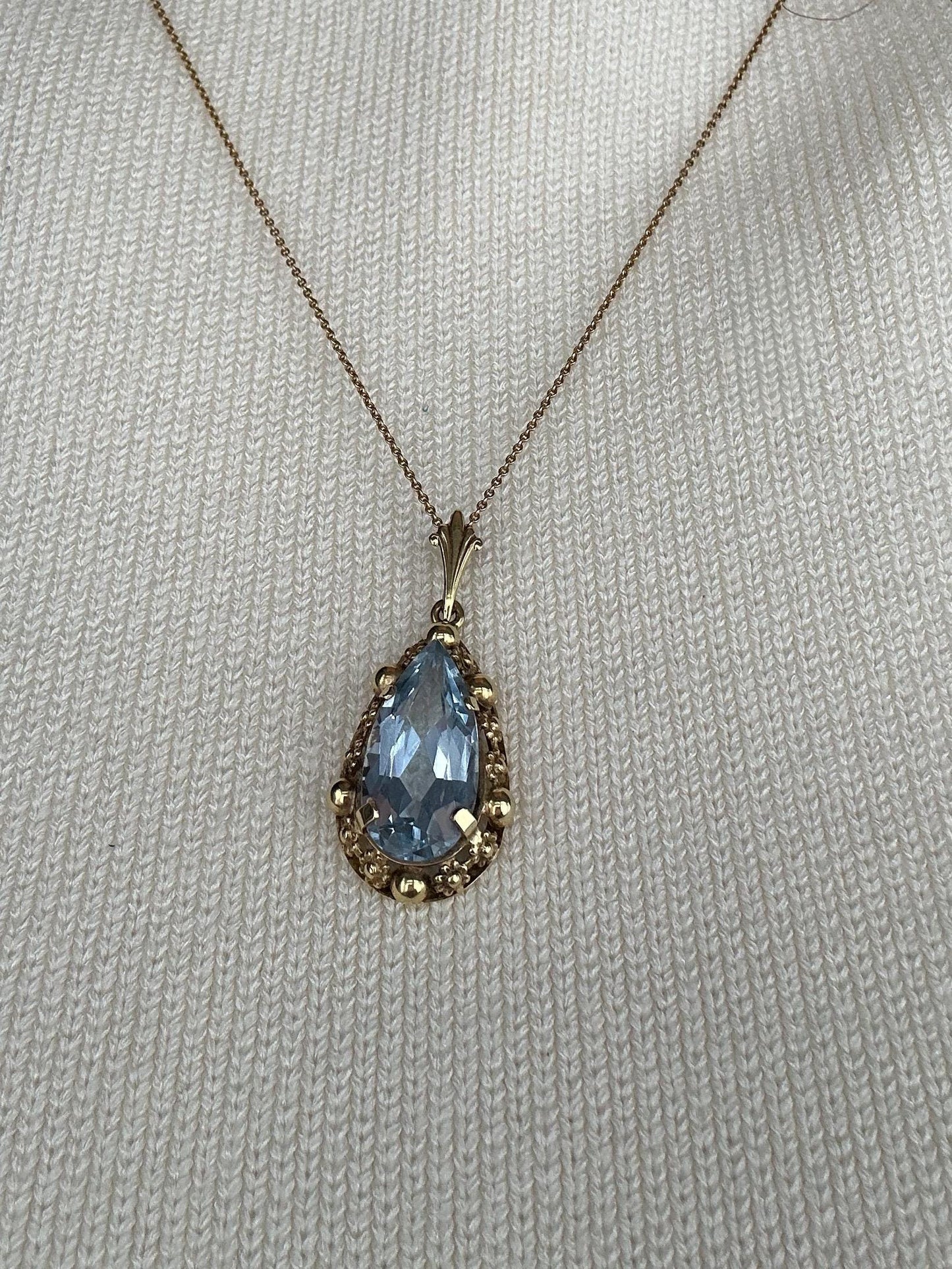 Vintage Mid-Century 14ct Gold Large Aquamarine Pendant with Chain
