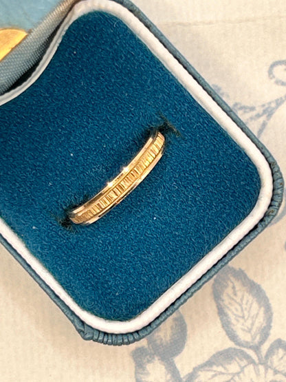 Vintage 1980s 9ct Etched Slim Wedding Band Ring Size L / 6